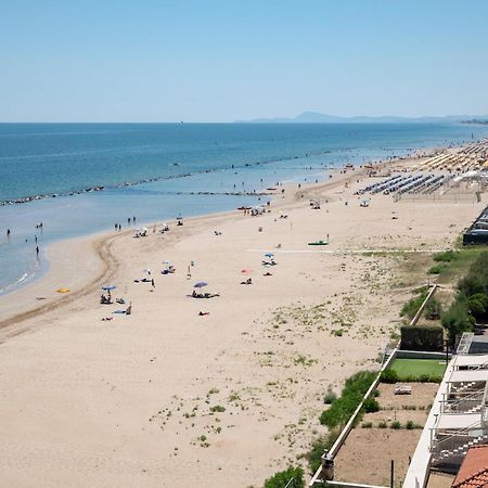 Hotel Playa Suite Фано Экстерьер фото