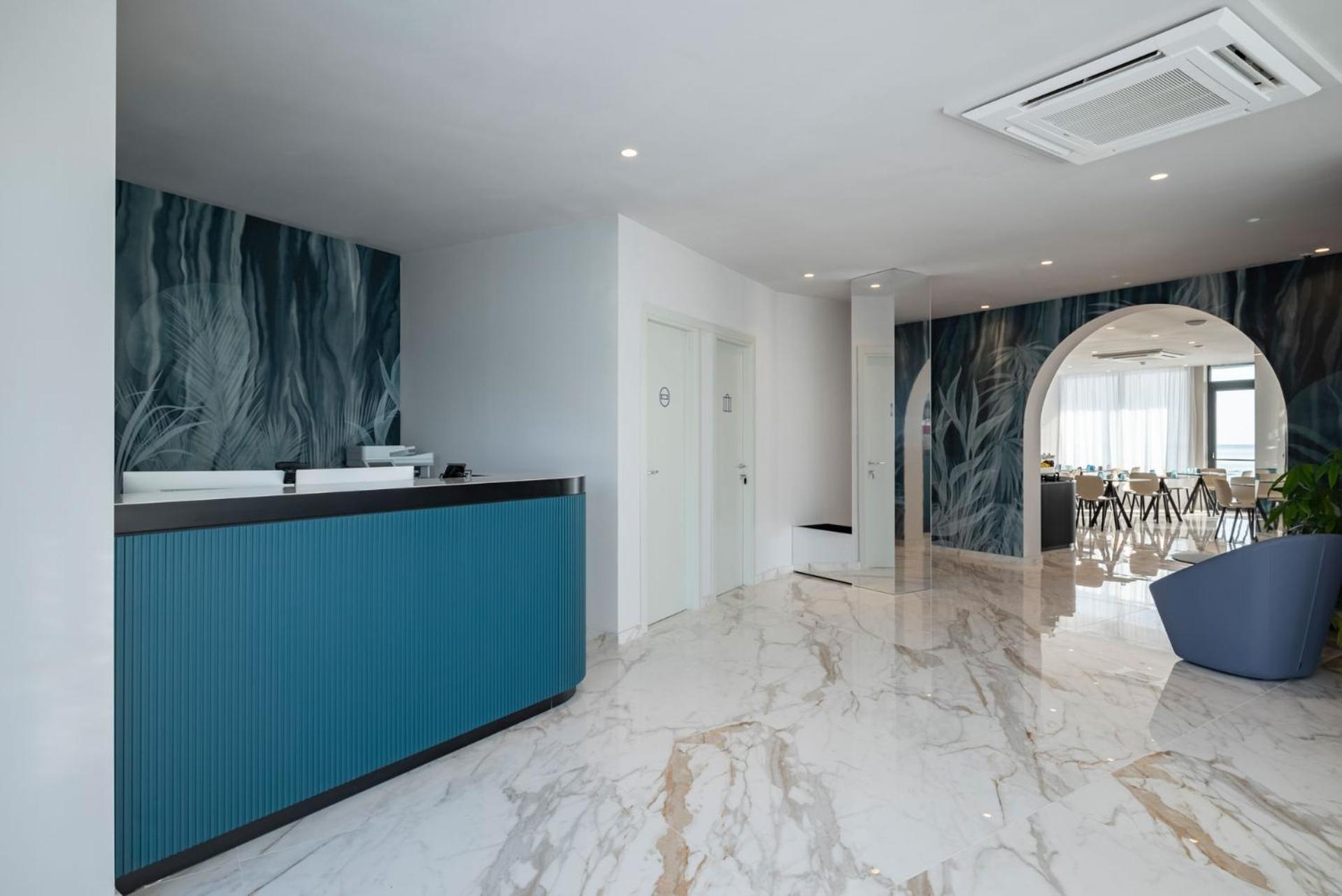 Hotel Playa Suite Фано Экстерьер фото