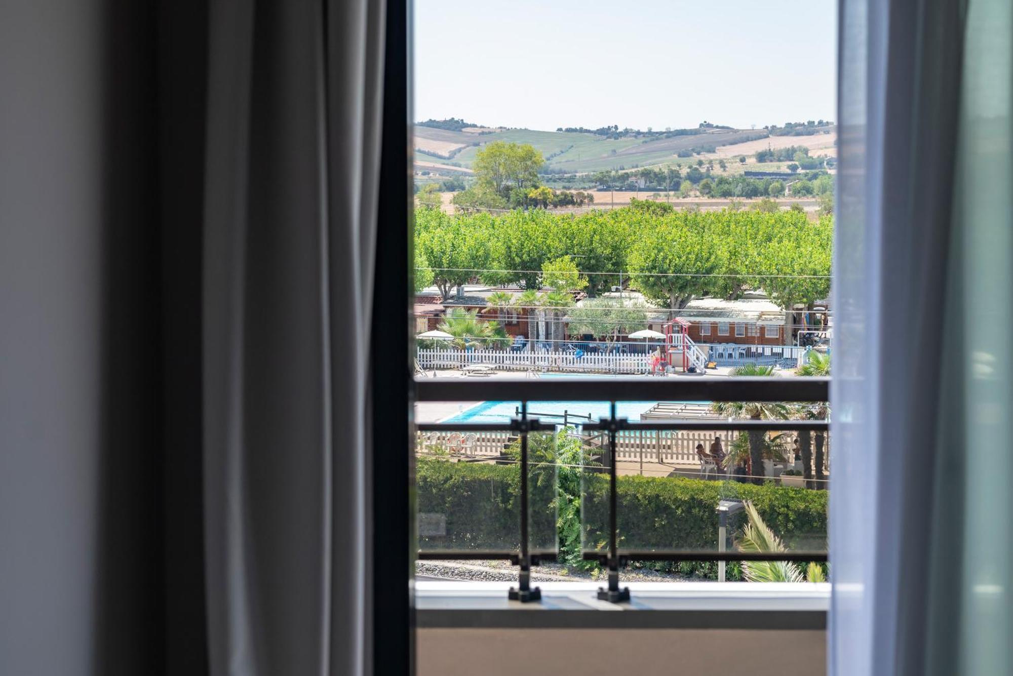 Hotel Playa Suite Фано Номер фото