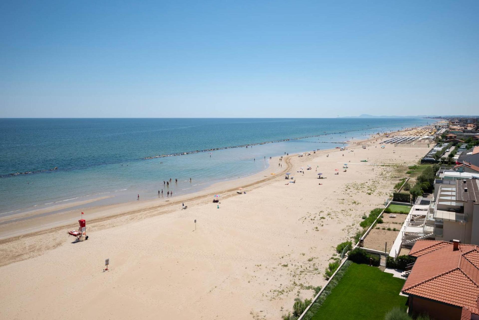 Hotel Playa Suite Фано Экстерьер фото