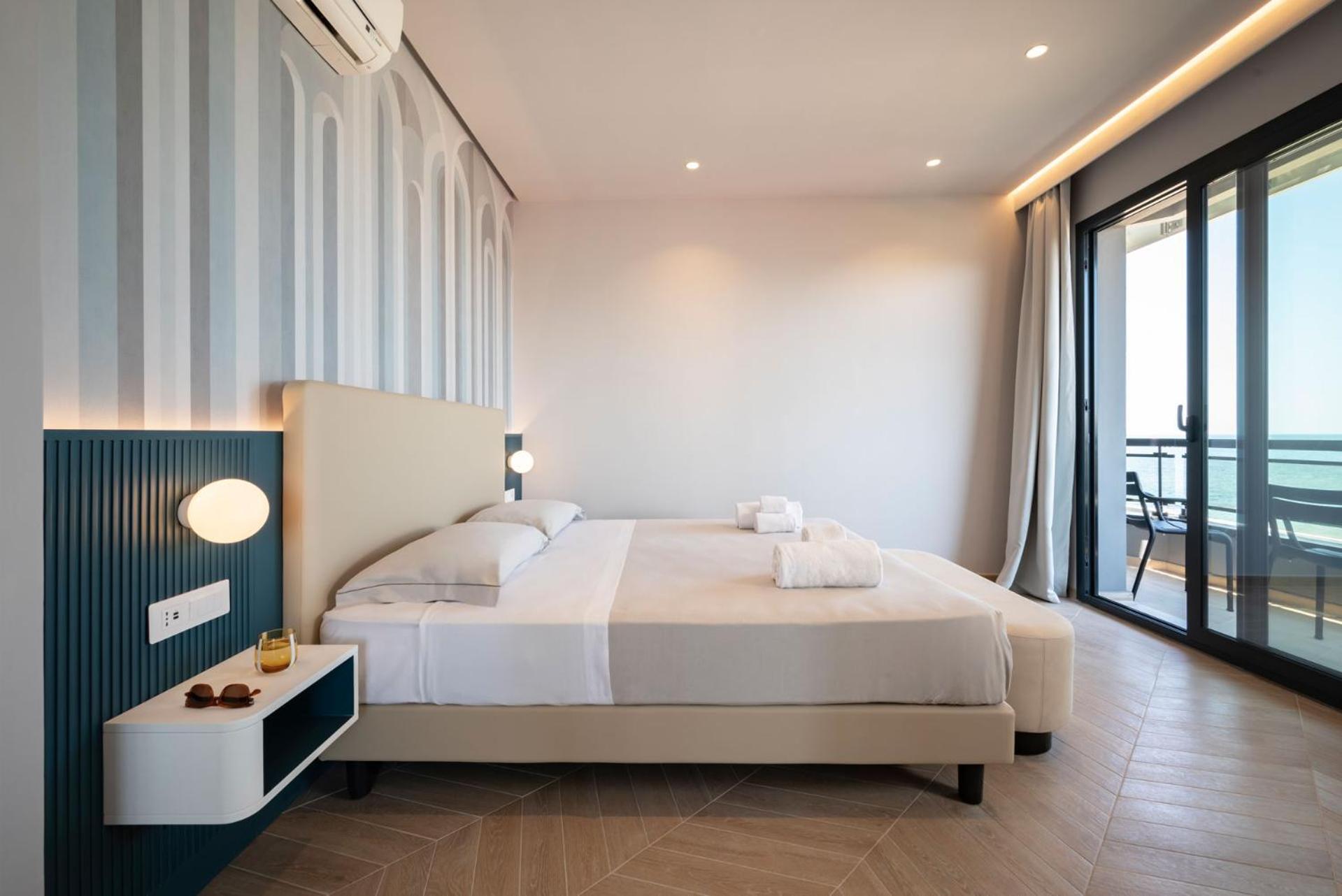 Hotel Playa Suite Фано Экстерьер фото