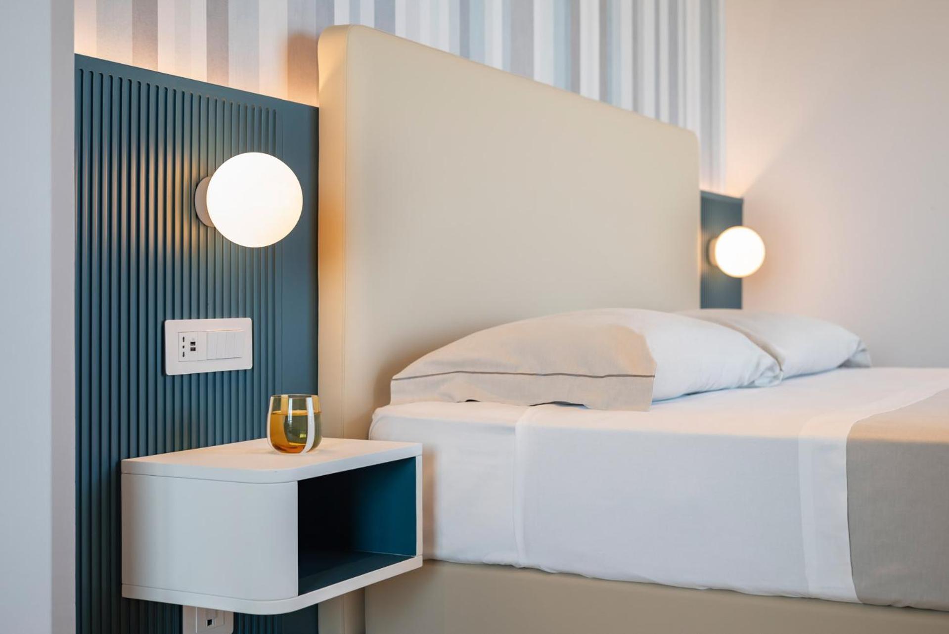 Hotel Playa Suite Фано Экстерьер фото