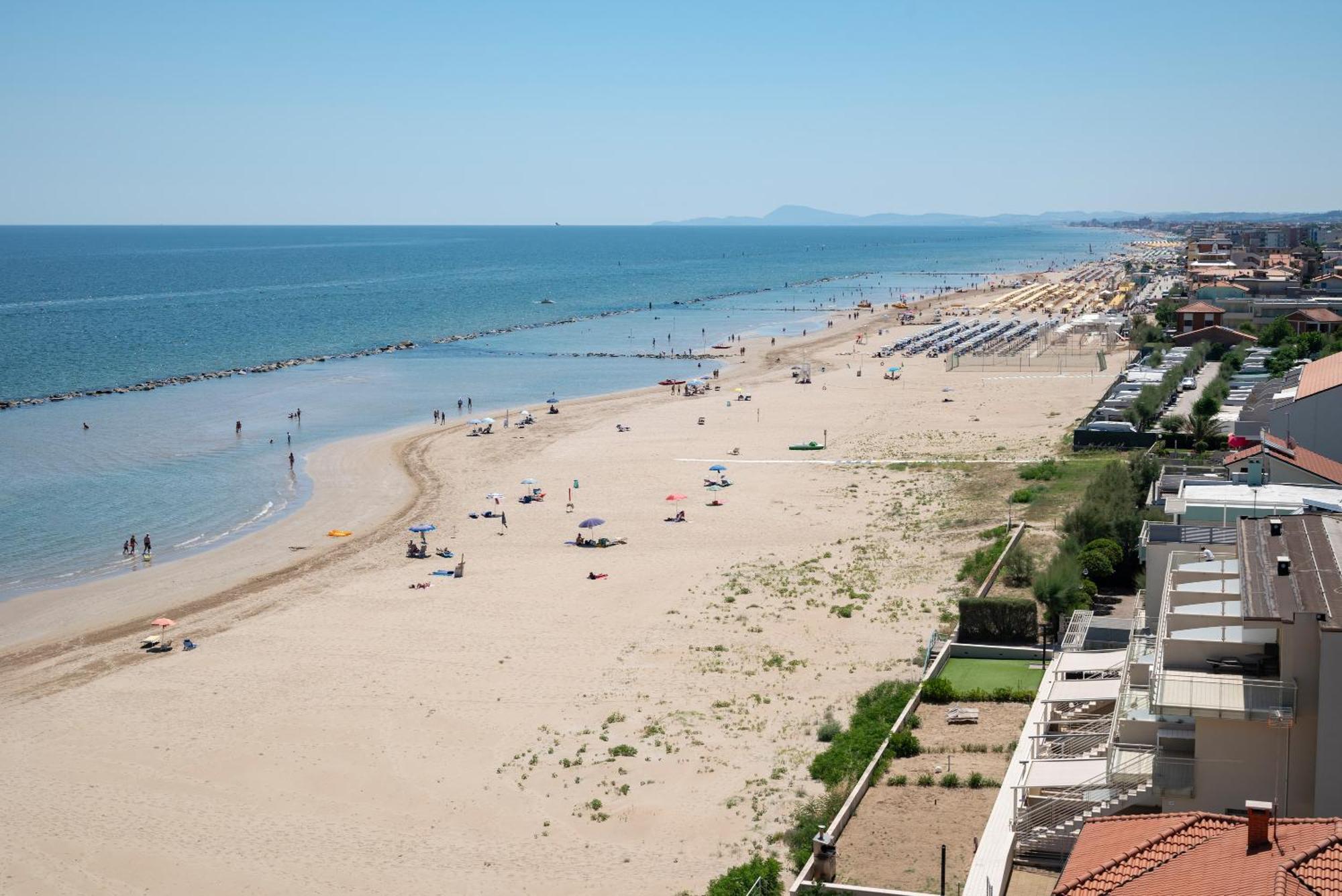 Hotel Playa Suite Фано Экстерьер фото